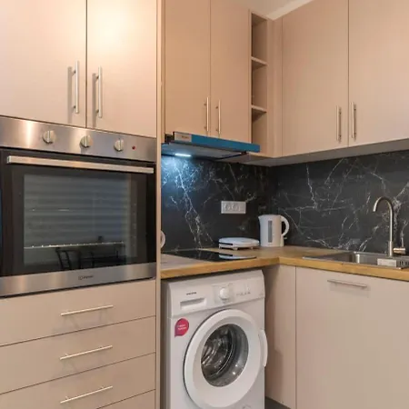 Apartment Modern & Comfort In Metaksourgeio 2 Athens